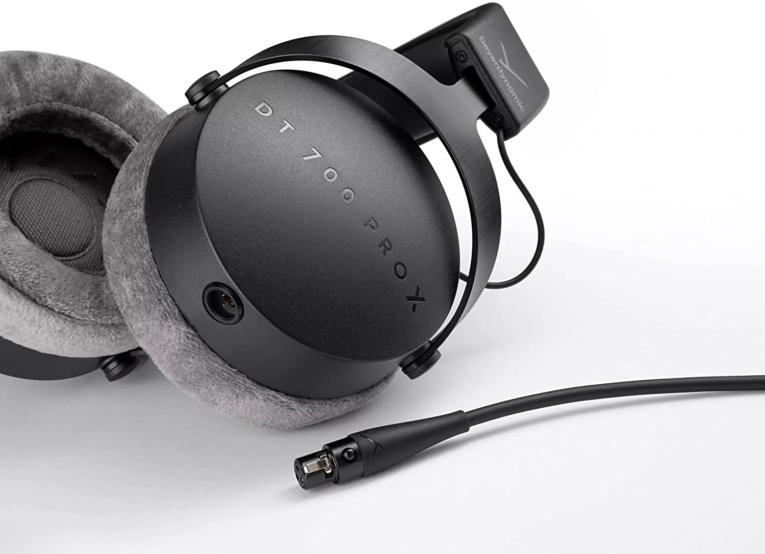 Closed-Back Studio Headphones Bundle with Detachable Cable, Headphone Splitter, Extension Cable U893