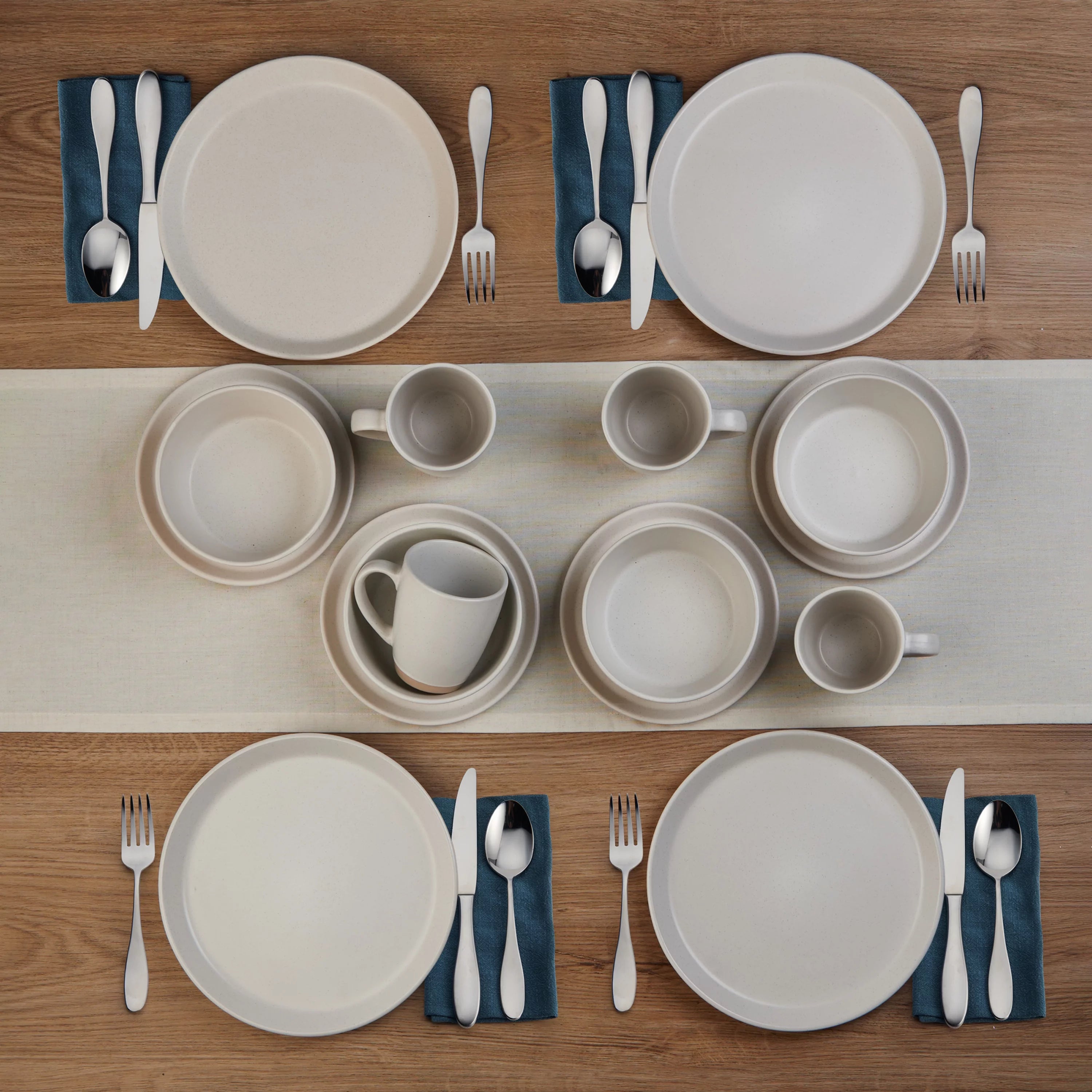16-Piece Stoneware Dinnerware Set U672