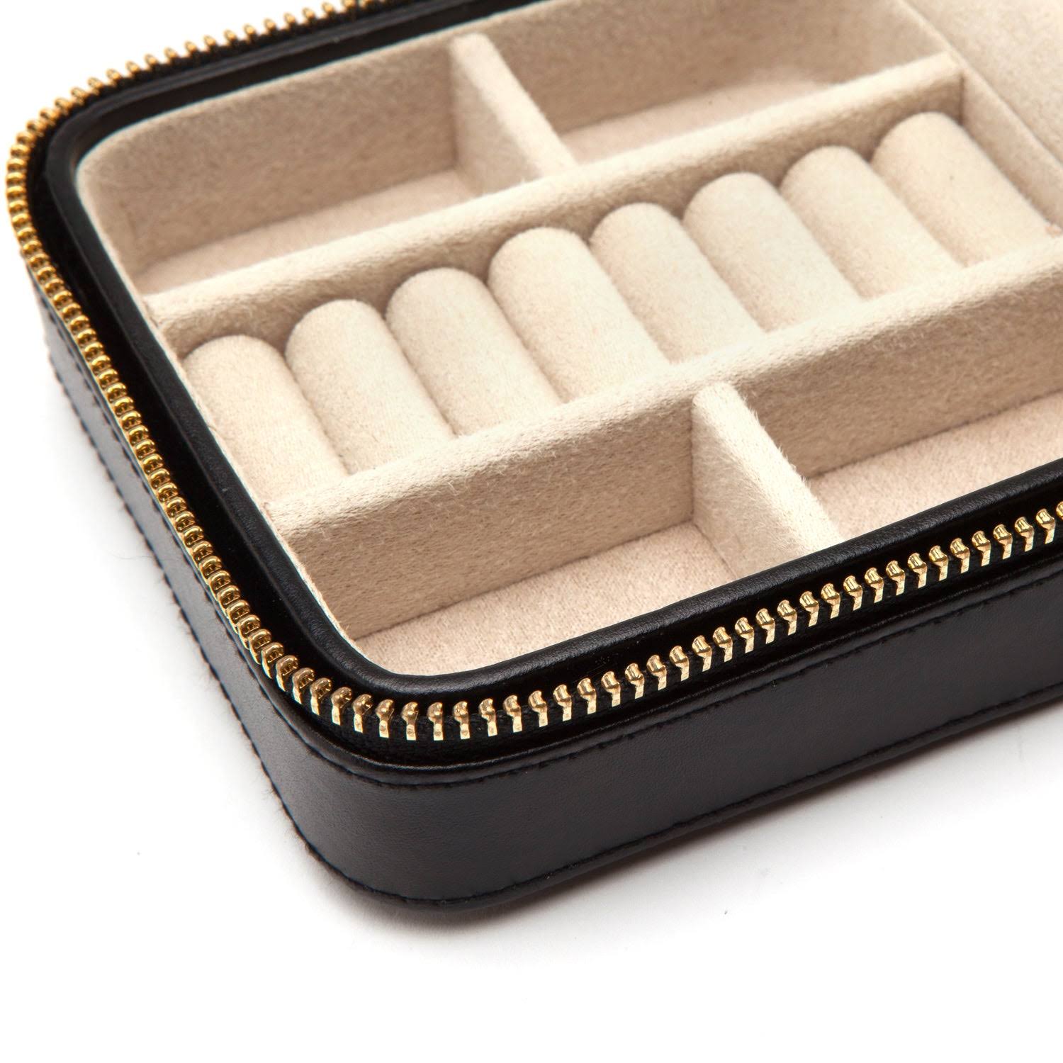 Black Zip Travel Case Q994581