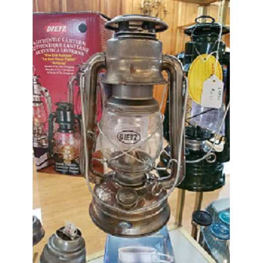 Original Oil Burning Lantern E892444