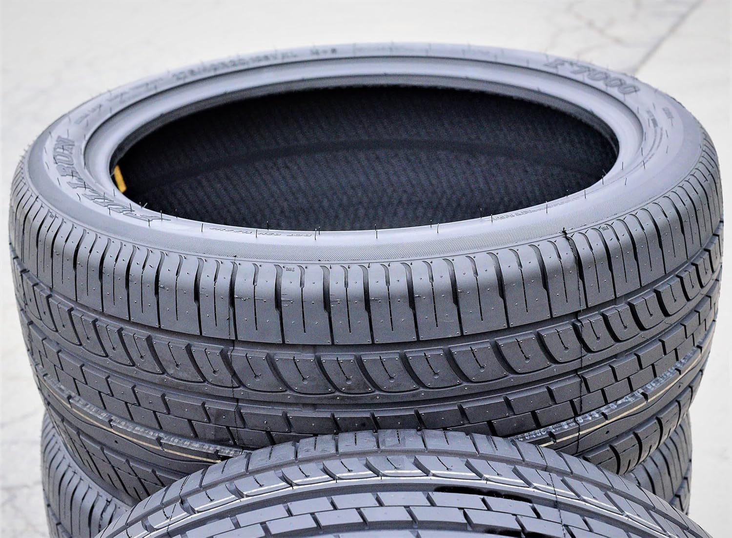 235/55R19 105V XL Passenger Tire Y6684