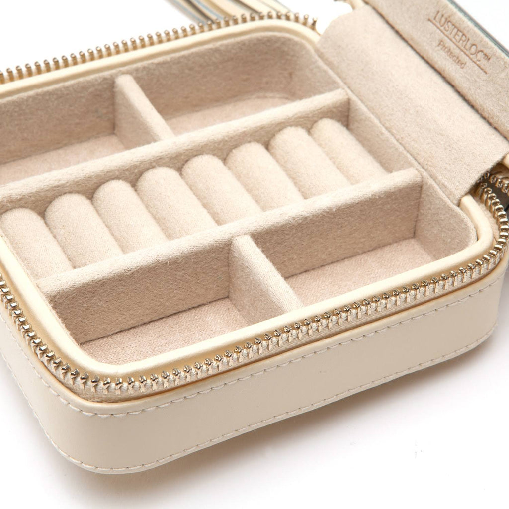 Black Zip Travel Case Q994581
