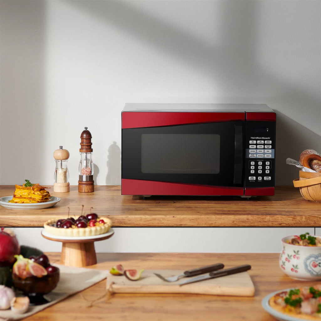 0.9 Cu. ft. 900W Red Microwave Oven C809