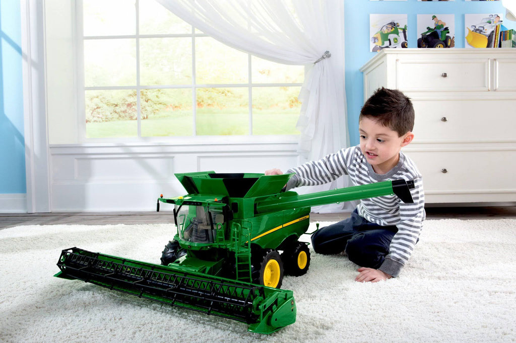 1:16 Scale S670 Combine Q76782