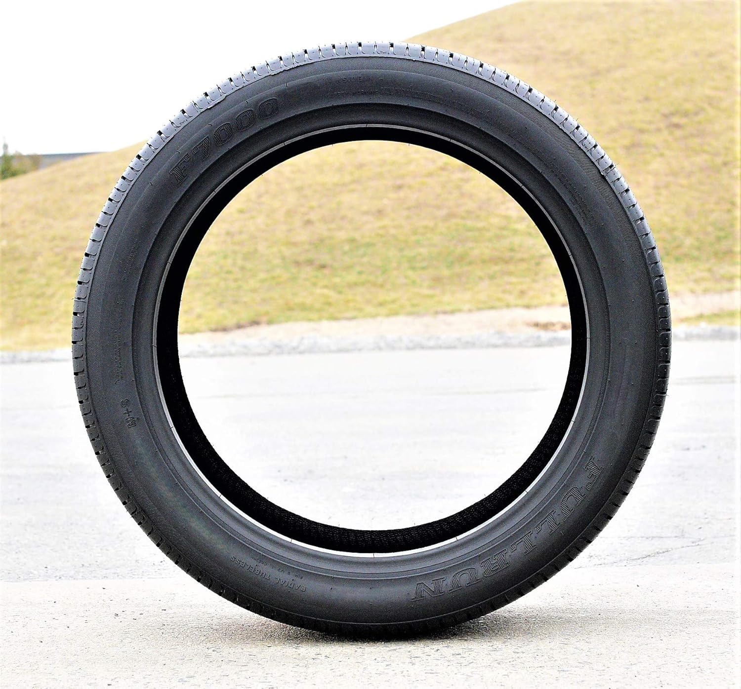 235/55R19 105V XL Passenger Tire Y6684
