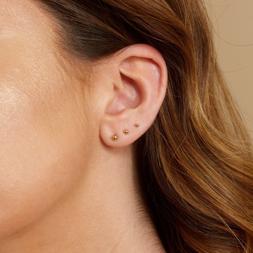 Dainty Ball Studs G47123