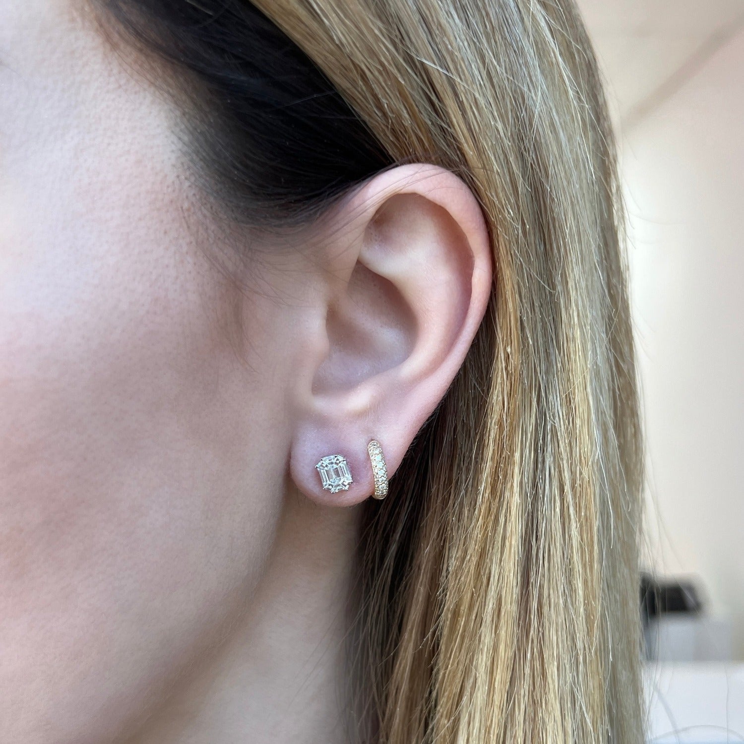 Diamond Stud Earrings F832
