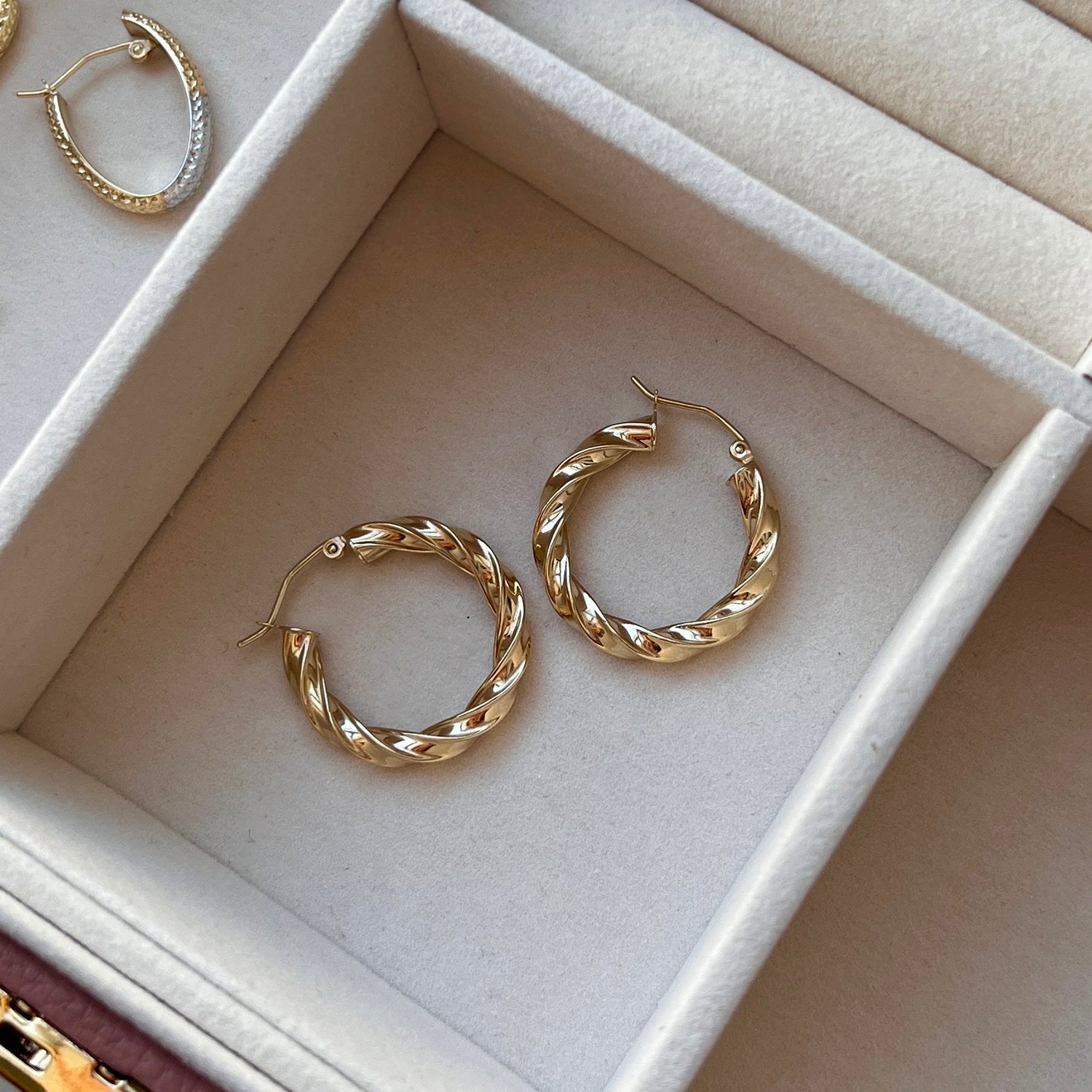 Large Twist Hoop Earrings B4352