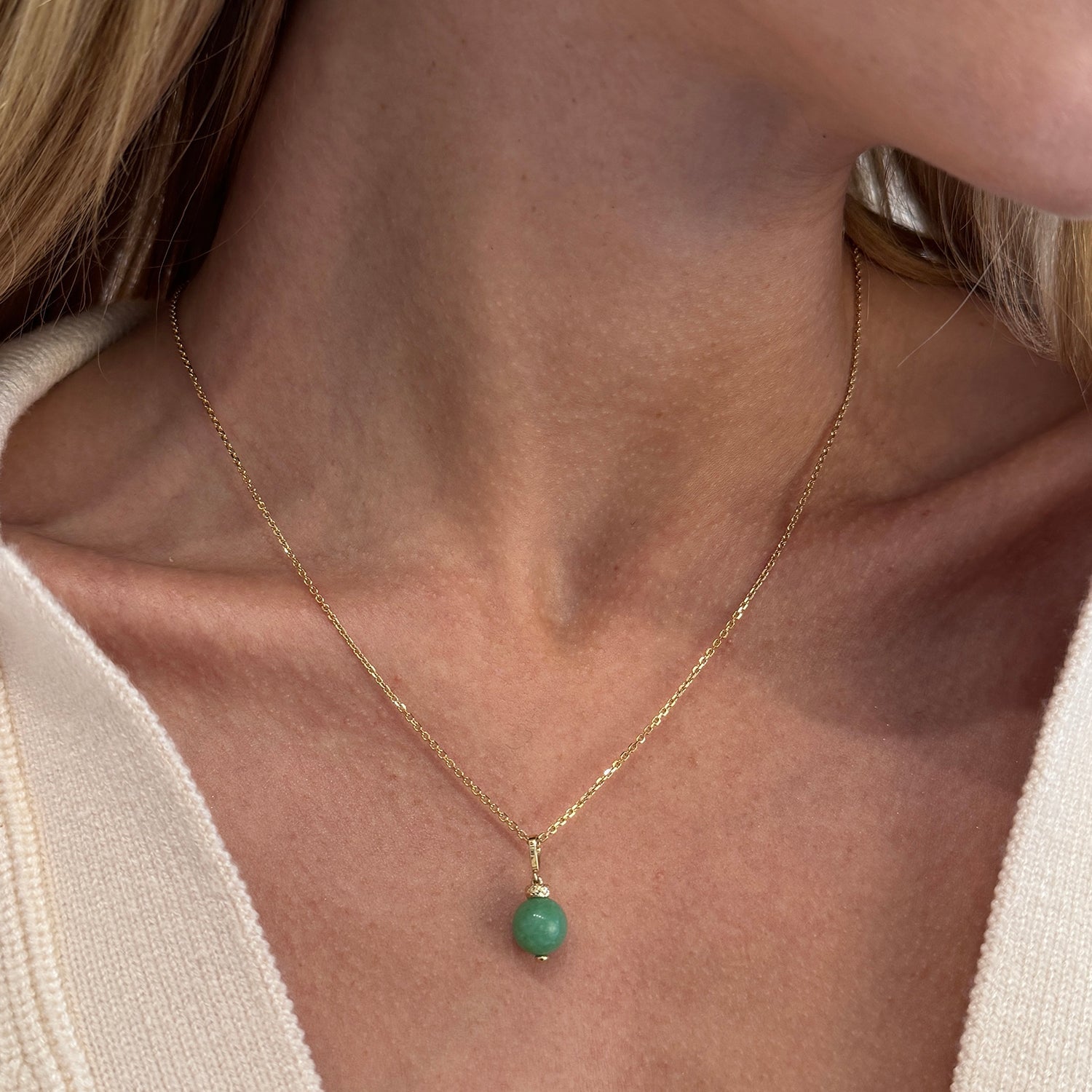 Jade Bead Charm Z9940