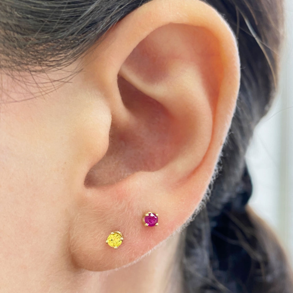 14K Gold Solitaire Studs Z860479
