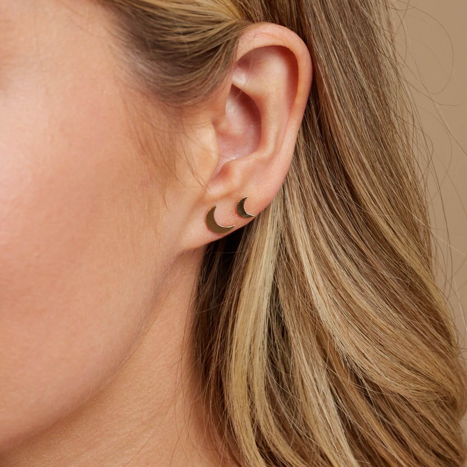 Solid Moon Studs X8293
