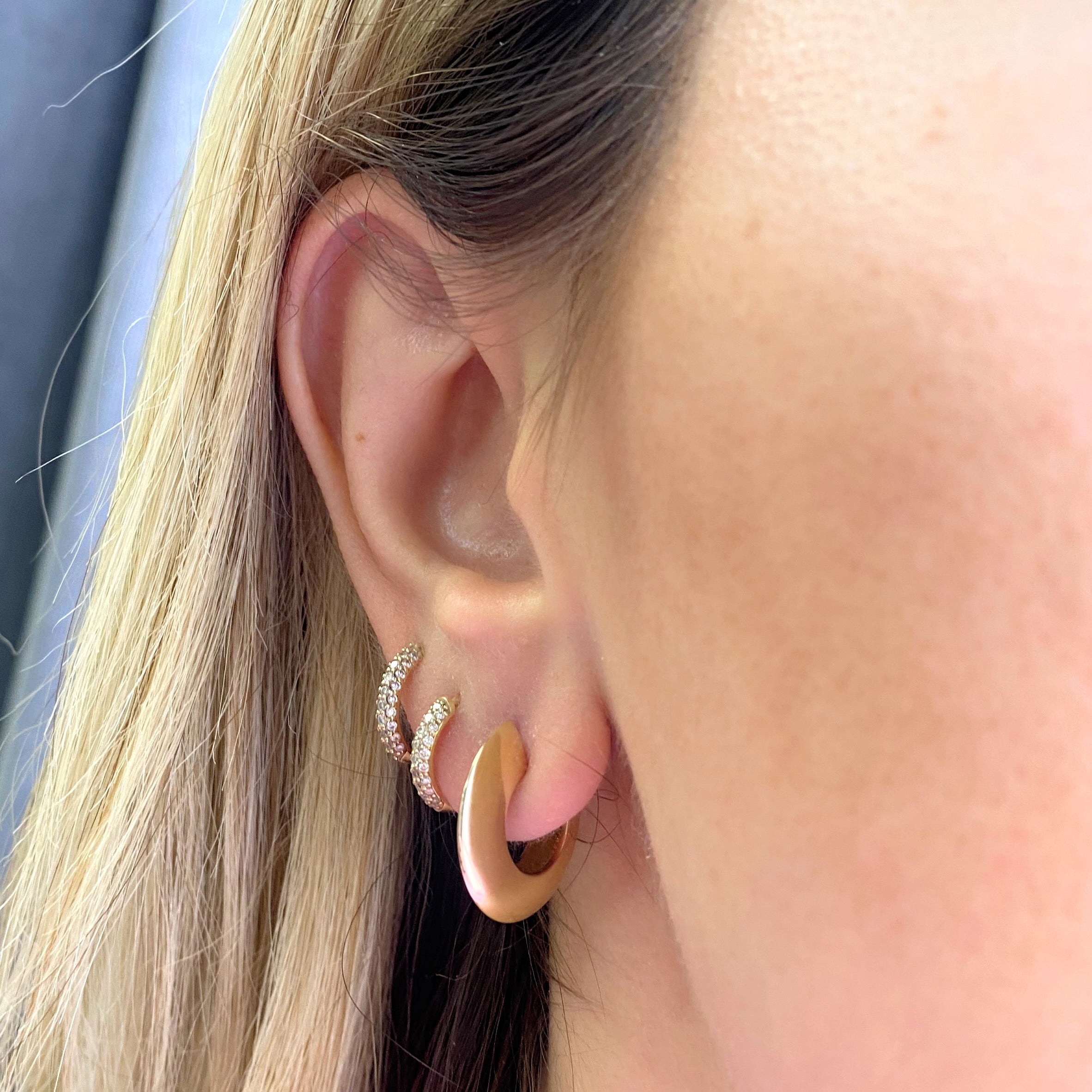Crescent Dome Hoop Earrings Q286139