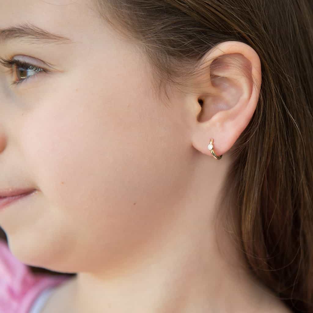 Round Huggie Earrings Z7540